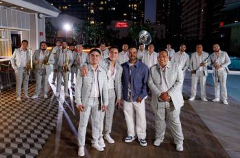 De Sinaloa al mundo: Banda Los Sebastianes y Luis Fonsi llevan el amor a nuevas alturas