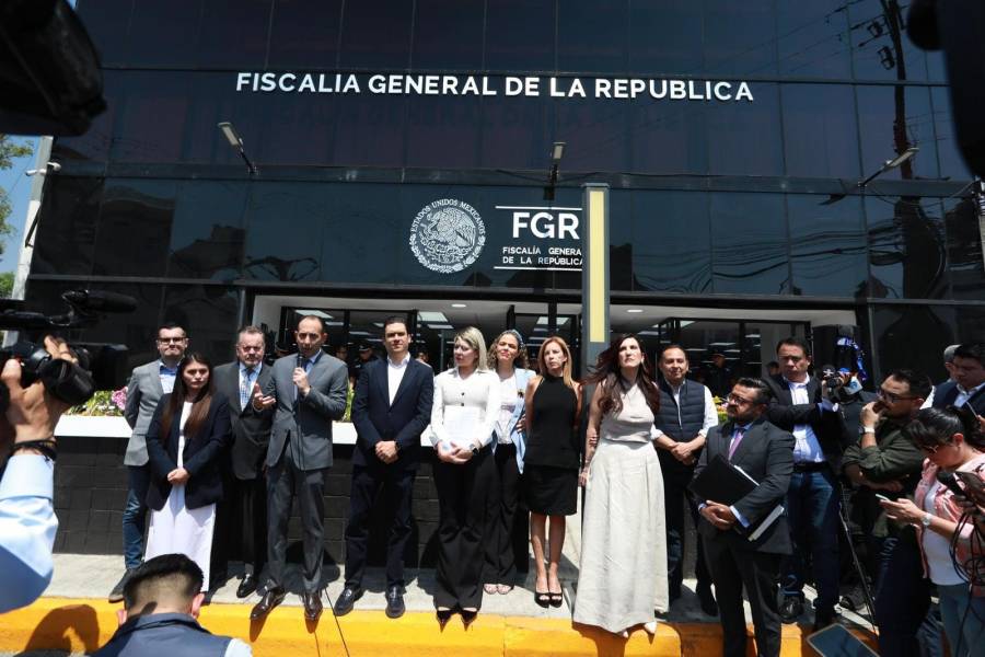 PAN denuncia a Andrea Chávez ante la FGR por 15 presuntos delitos