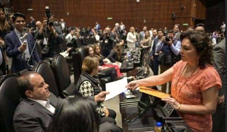 Diputada Ivonne Ortega entrega carta a Cuauhtémoc Blanco para que se separe del cargo y enfrente la justicia