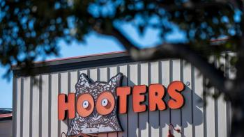 Hooters of America se declara en quiebra por crisis de liquidez y caída en ventas que afectan a la cadena
