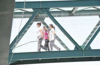 Nuevo puente peatonal en Soledad mejora seguridad y movilidad