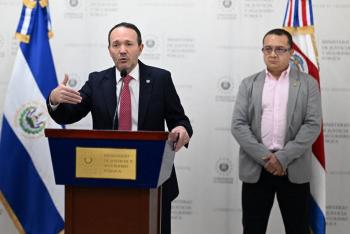 Ministro de Costa Rica visita megacárcel de El Salvador para replicar el modelo