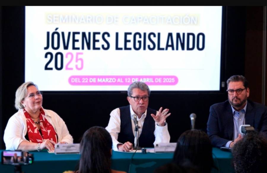 Fundamental, capacitar a nuevas generaciones en materia legislativa para servir a la sociedad: Ricardo Monreal