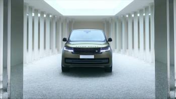 Range Rover deslumbra en Milan Design Week con instalaci&oacute;n inmersiva creada junto a NUOVA