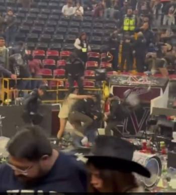 Sheinbaum aclara que no est&aacute;n prohibidos los narcocorridos, pero llama a promover otros contenidos