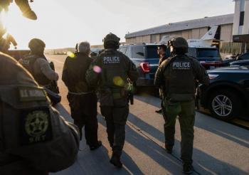 Estados Unidos transfiere a México a 13 presos por narcotráfico bajo tratado internacional de sentencias