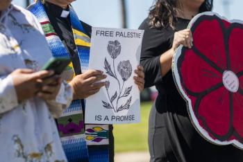 Juez afirma que EE.UU. puede deportar a manifestante estudiantil pro palestino