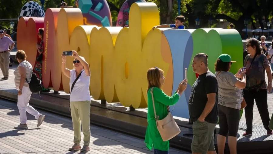 Mendoza recibió más de 75 mil turistas y generó $19.500 millones durante Semana Santa  