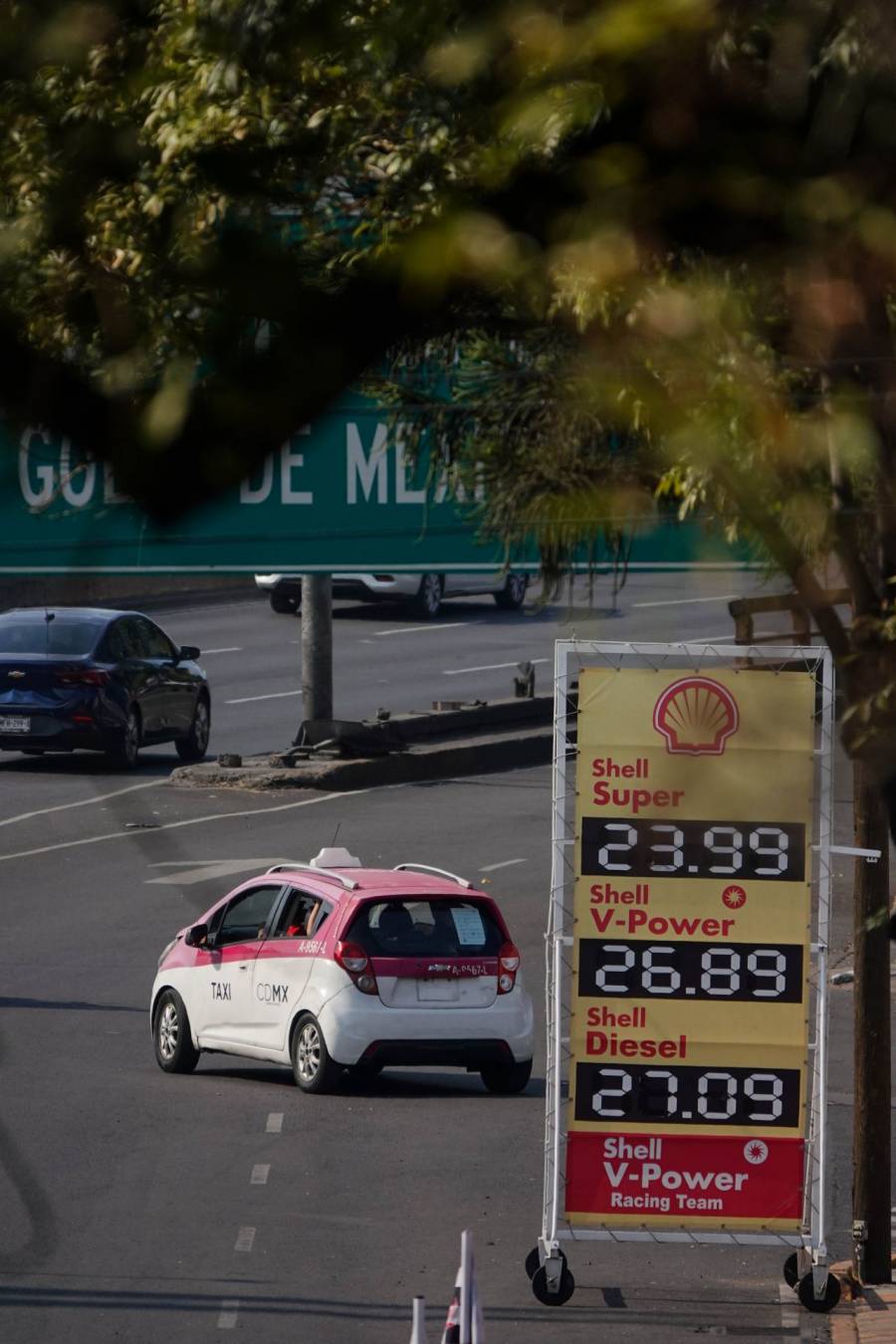 Gobierno federal exhibir&aacute; p&uacute;blicamente a gasolineras que no respeten el precio m&aacute;ximo de 24 pesos por litro