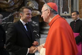 Francisco es enterrado mientras 400.000 personas lloran al Papa 