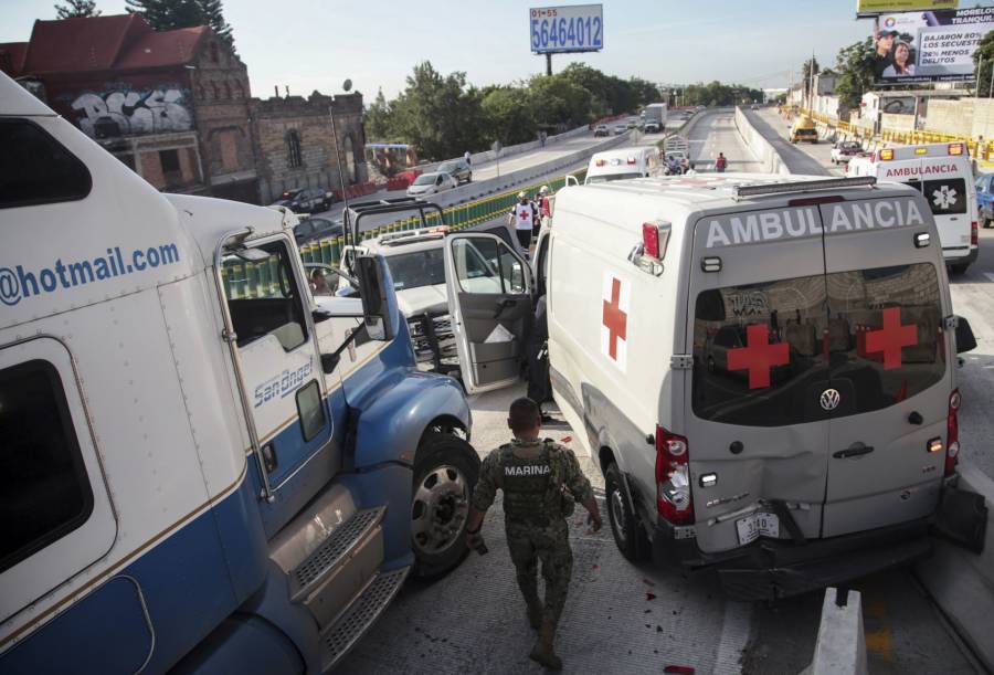 Accidente en la México-Cuernavaca deja cuatro muertos y 12 lesionados; involucrada ambulancia del IMSS