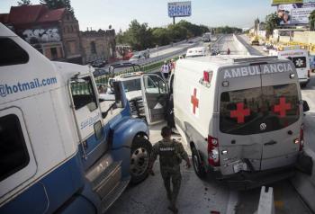 Accidente en la México-Cuernavaca deja cuatro muertos y 12 lesionados; involucrada ambulancia del IMSS