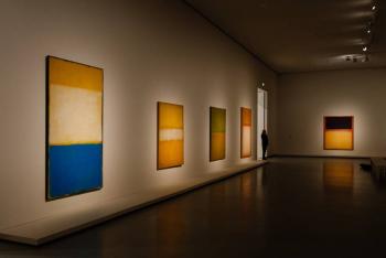Un niño causa daños menores a una obra de Mark Rothko en un museo de Róterdam