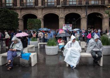 Ola de calor y lluvias fuertes afectarán a varios estados este sábado, alerta el SMN