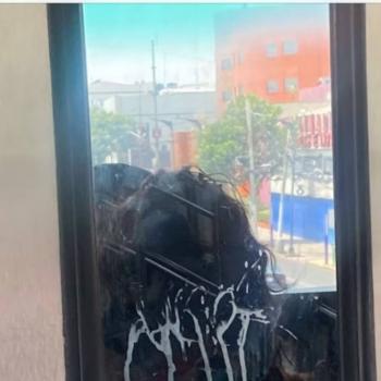 Video viral exhibe a trabajadores del Metro CDMX besándose en cabina durante servicio