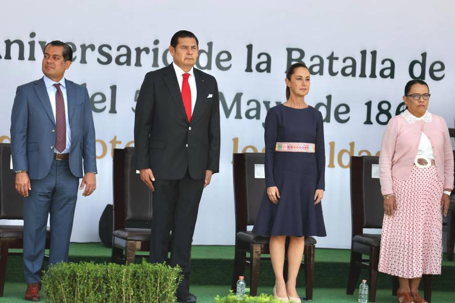 Claudia Sheinbaum encabeza la ceremonia y desfile conmemorativo del 5 de Mayo