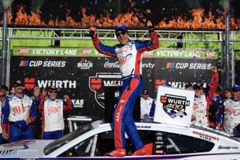 Joey Logano gana en Texas con remontada histórica; Daniel Suárez cierra en el Top 10