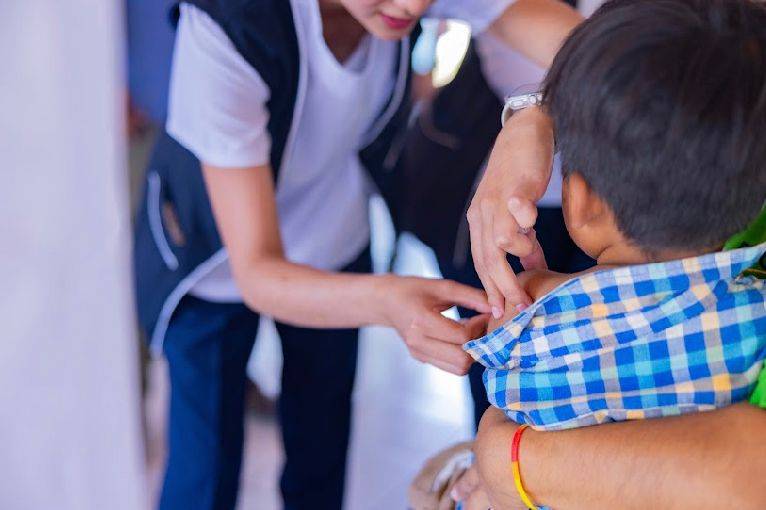 Realizan primera campaña de vacunación para jornaleros de tabaco en Nayarit