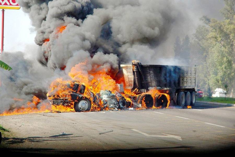 Violencia en Sinaloa: narcobloqueos, incendios y balaceras azotan Culiacán, Mocorito y Navolato