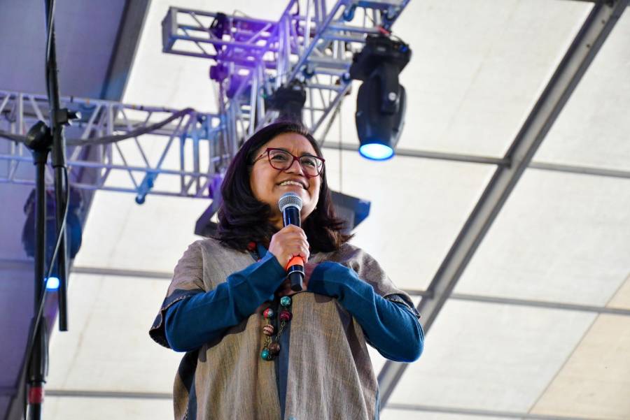Aleida Alavez celebra a más de 8 mil madres en Iztapalapa con magno concierto de Fernando de la Mora  