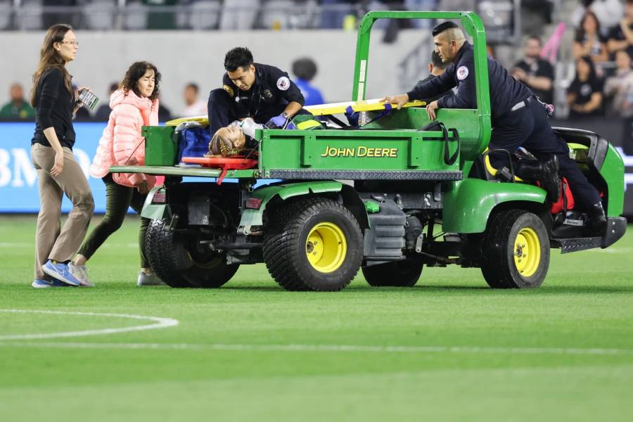 Colapso de Savy King en partido de NWSL causa preocupación; Angel City actualiza su estado de salud 