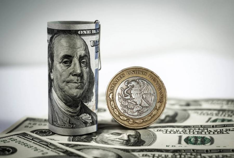 Peso mexicano se fortalece frente al dólar y gana 11.2 centavos