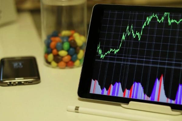 Comprender las inversiones: una guía sencilla sobre el comercio y las estrategias