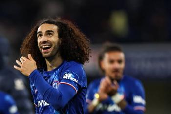 Chelsea derrota a Manchester United y se mantiene en puestos de Champions