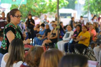 Azucena Cisneros atiende demandas vecinales en Ecatepec durante Audiencias Ciudadanas
