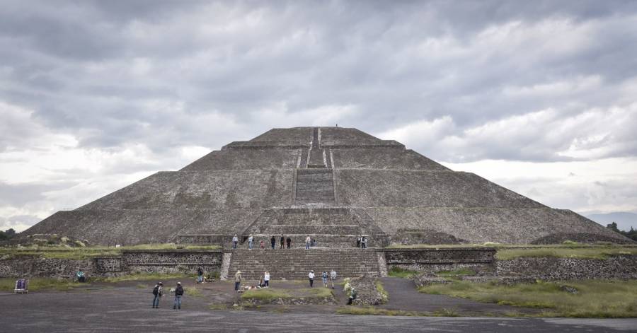 Reabren el acceso a la Pirámide de la Luna en Teotihuacán 