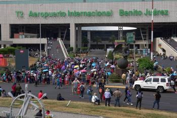 CNTE se retira del AICM tras horas de protesta