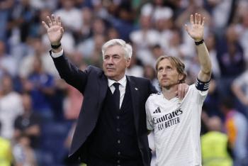 Emotivo homenaje del Real Madrid a Ancelotti y Modric, dos de sus leyendas