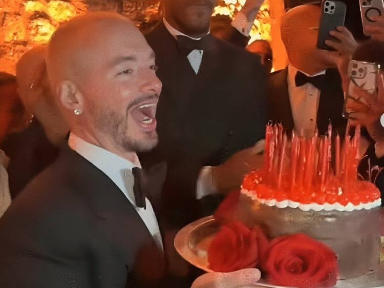 J Balvin celebra su cumpleaños 40 con tremenda fiesta en Italia 