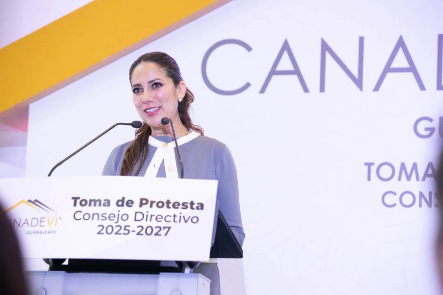 Libia Dennise García toma protesta al nuevo Consejo Directivo de CANADEVI Guanajuato