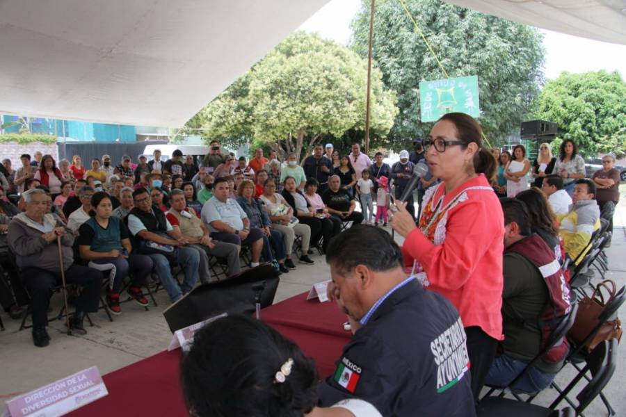 Azucena Cisneros atiende demandas urgentes en Ecatepec con audiencias ciudadanas en Jardines de Morelos e Izcalli Jardines