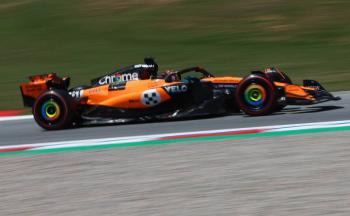 Piastri y McLaren dominan el día de ensayos libres en el GP de España
