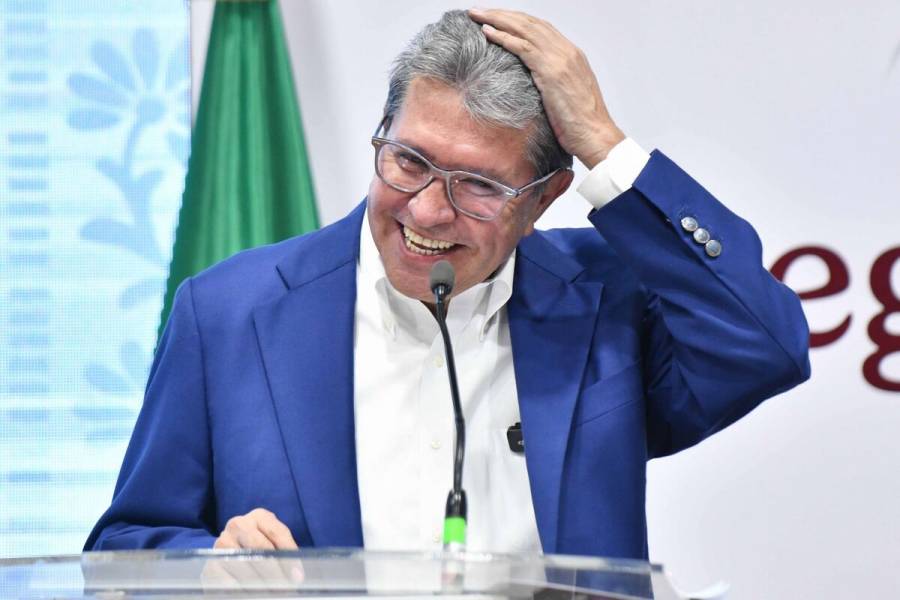 Servidores públicos no deben asumir actitudes de arrogancia ni de soberbia: Ricardo Monreal