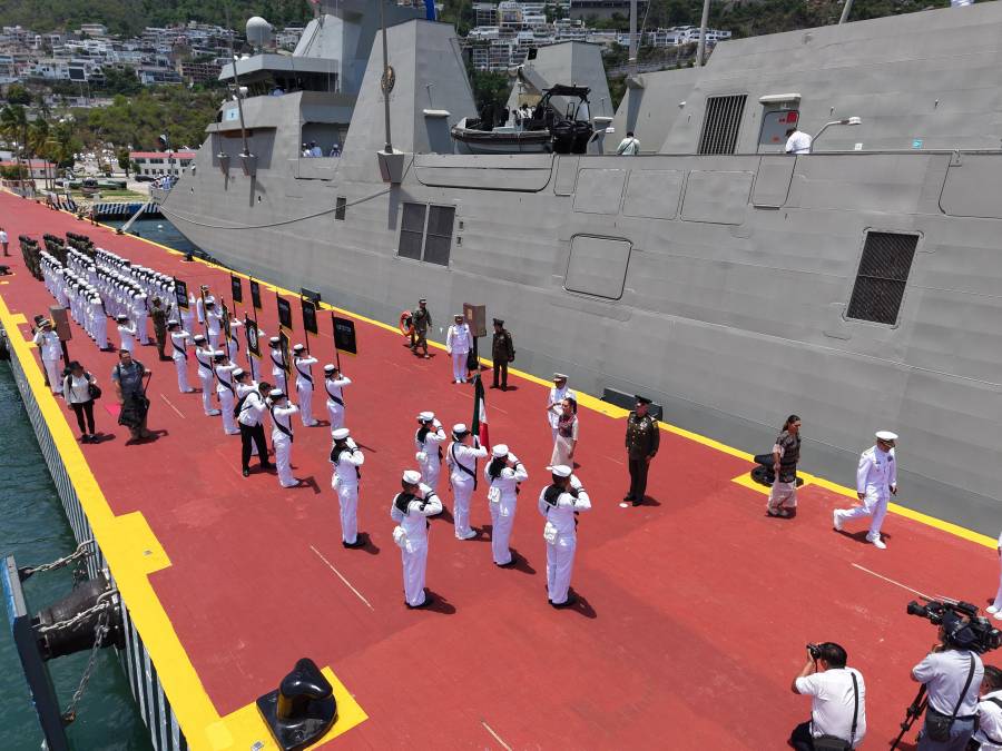 Presidenta homenaje a cadetes del Buque Escuela Cuauhtémoc tras accidente en Nueva York