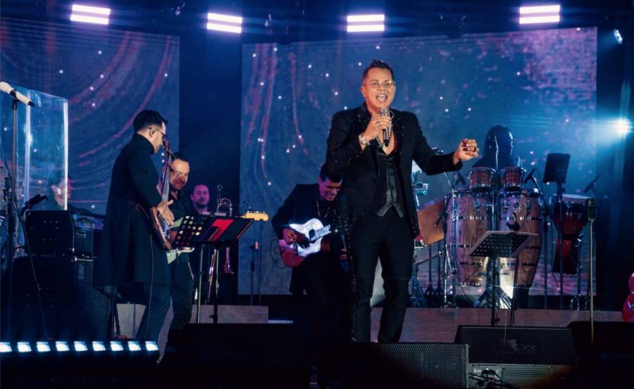 Charlie Zaa celebra el éxito del nuevo álbum “La historia continúa”  