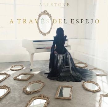 Del reflejo de la revelación: Ali Stone presenta 