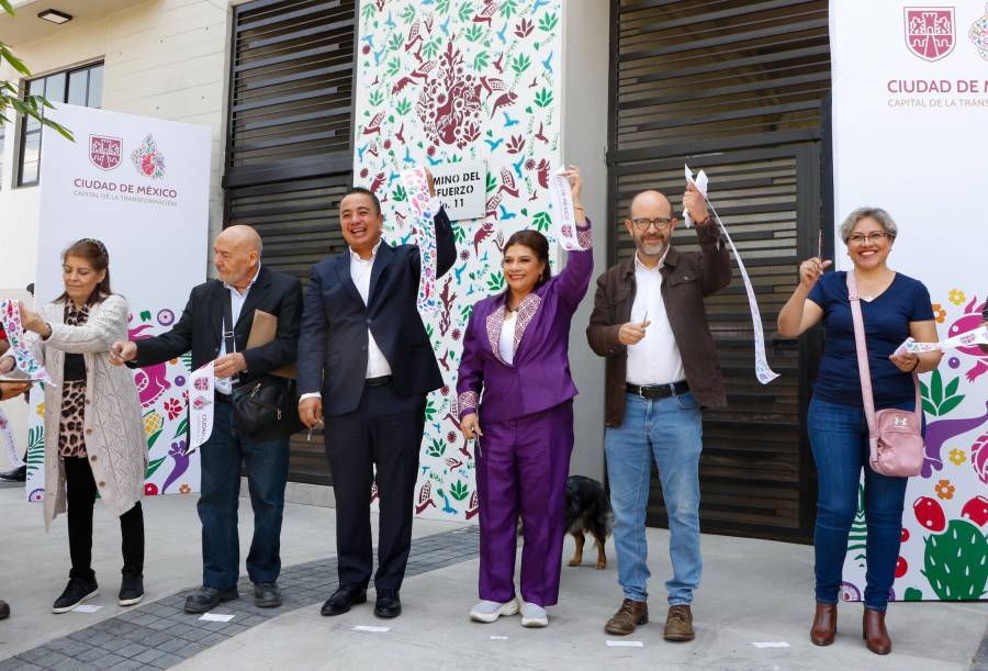 Clara Brugada entrega 82 viviendas en Campestre Aragón, GAM