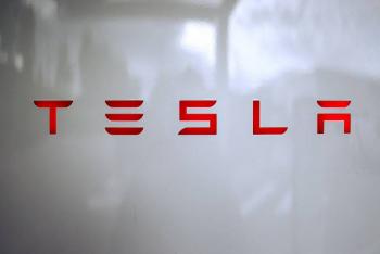 Tesla cae un 14 % en bolsa tras enfrentamiento entre Donald Trump y Elon Musk