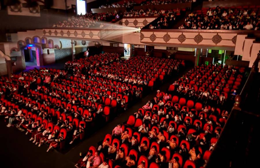 Más de mil estudiantes disfrutan función especial de “Lilo y Stitch” en Cineteca Alameda
