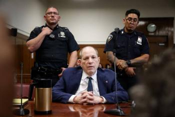 Harvey Weinstein es hallado culpable de un cargo de agresión sexual en EEUU