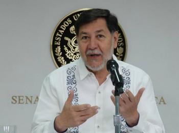 Activistas exigen renuncia de Fernández Noroña por declaraciones sobre remesas y migrantes