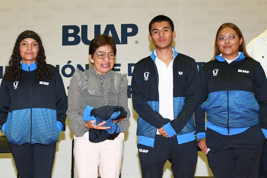 Abandera Lilia Cedillo a la delegación BUAP para los Juegos Deportivos Nacionales
