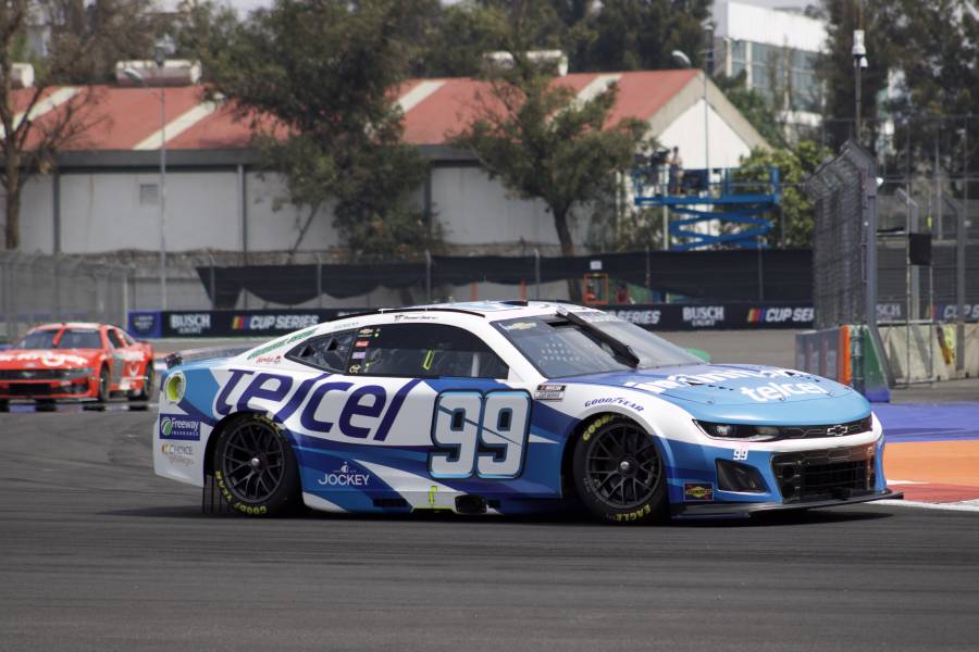 Todd Gilliland impone récord en CDMX y Daniel Suárez se mete en el Top 10 de la NASCAR Cup Series