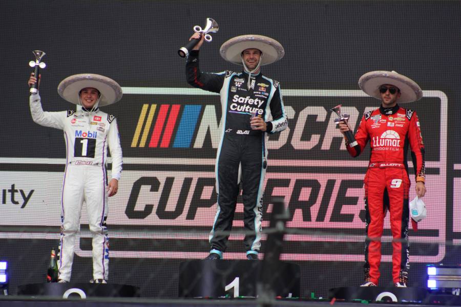 Shane Van Gisbergen gana la Viva México 250 en la NASCAR Cup Series y asegura su lugar en los Playoffs
