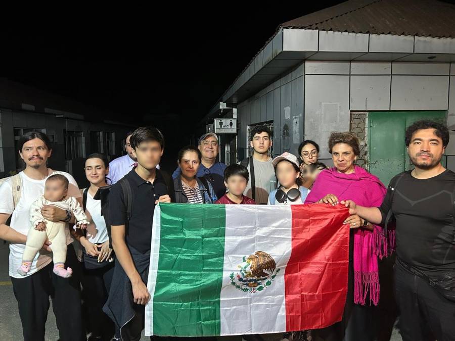 SRE evacúa a 18 mexicanos en Irán ante conflicto con Israel