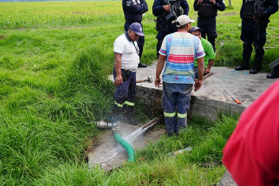Clausura SEGIAGUA tomas clandestinas en el Sistema Lerma Norte; recuperan agua para casi 10 mil personas